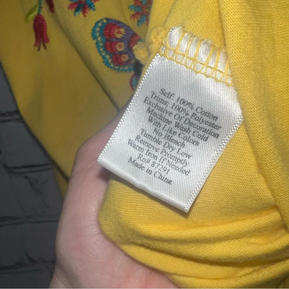 Johnny Was Los Angeles Embroidered V-Neck Yellow Fitted Tee - Picture 5 of 6